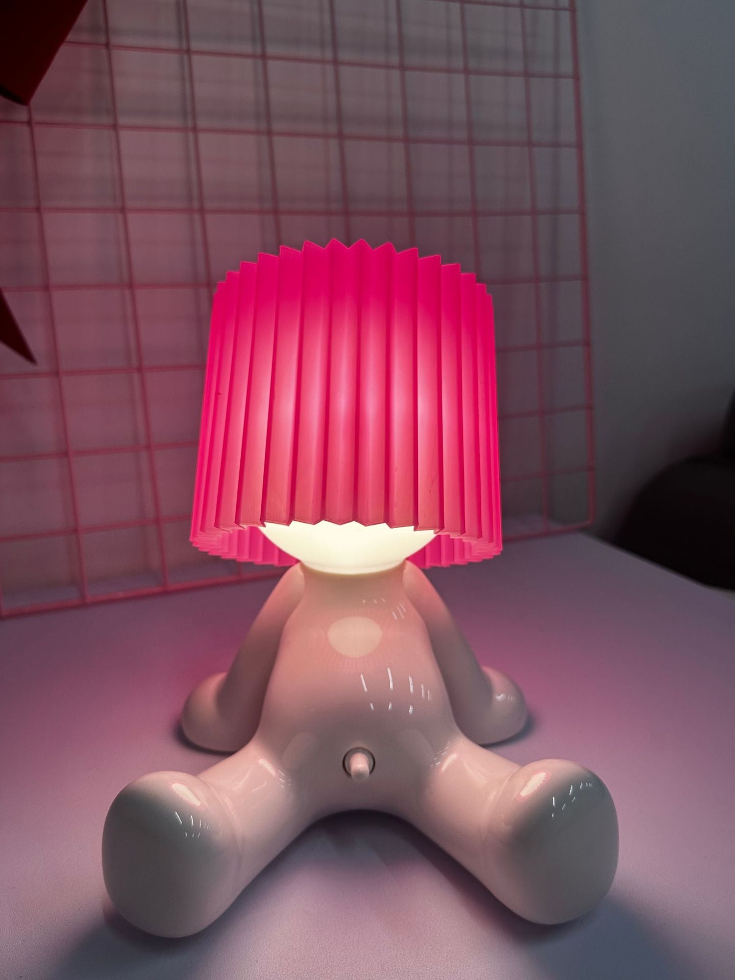 Shy Boy Ambient Desk Lamp